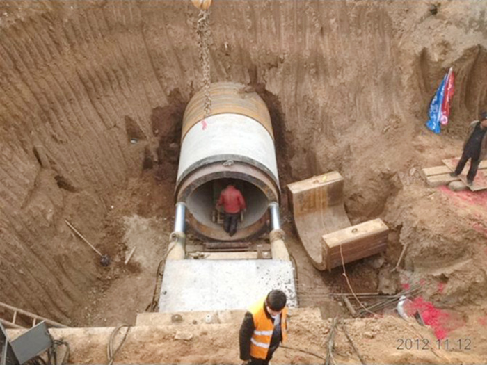 濟南過鐵路D2000的管03.jpg